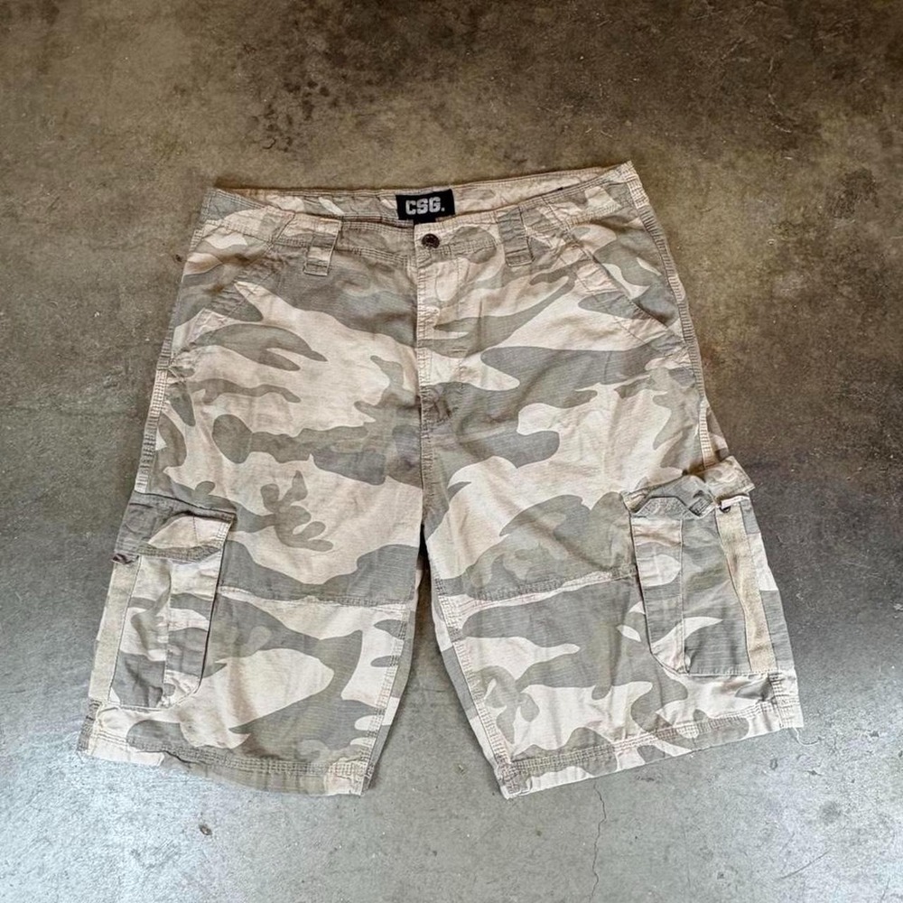 Vintage Y2K CSG camo cargo jorts Men's Size 38"
